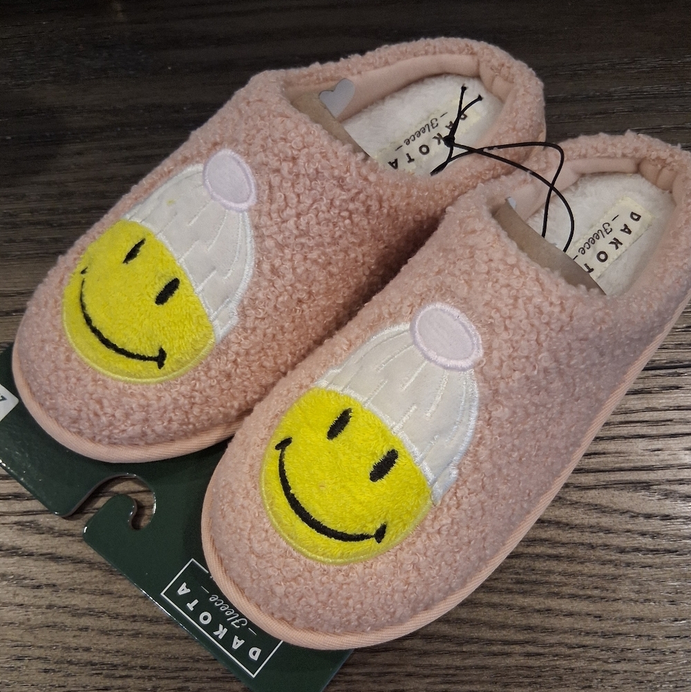 🌈 NEW Dakota Kids Smiley Happy Face Slippers 2 / 3 Unisex Boys Girls QUALITY